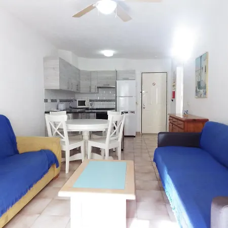 One Bedroom With Large Balcony 公寓